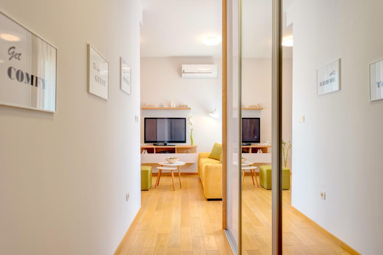 Sunray Apartment Tivat Luaran gambar