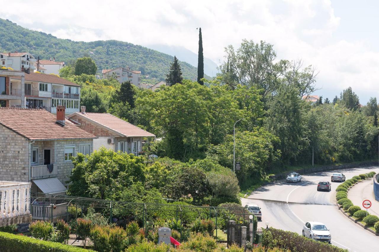 Sunray Apartment Tivat Luaran gambar