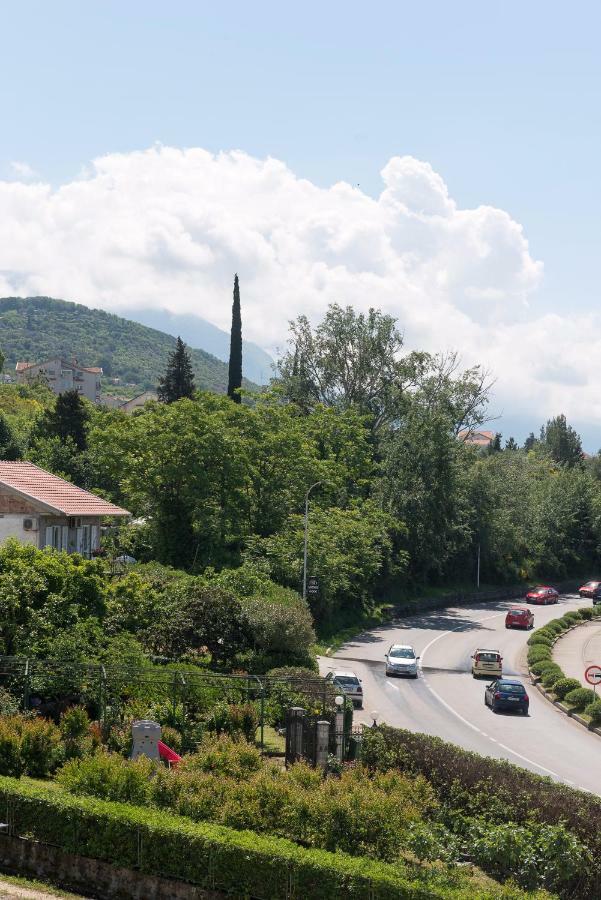 Sunray Apartment Tivat Luaran gambar