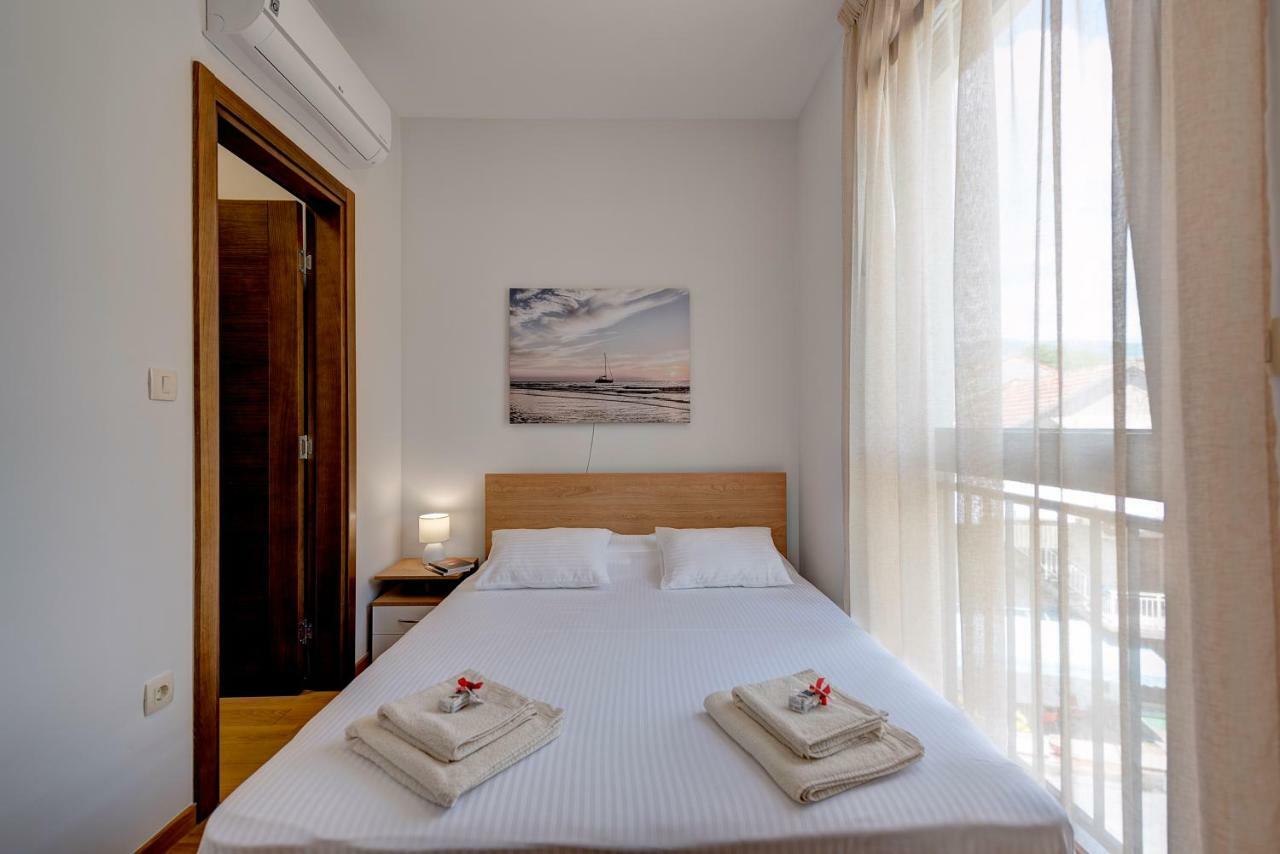 Sunray Apartment Tivat Luaran gambar