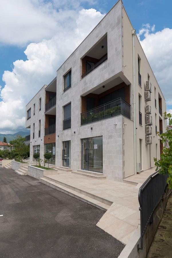 Sunray Apartment Tivat Luaran gambar