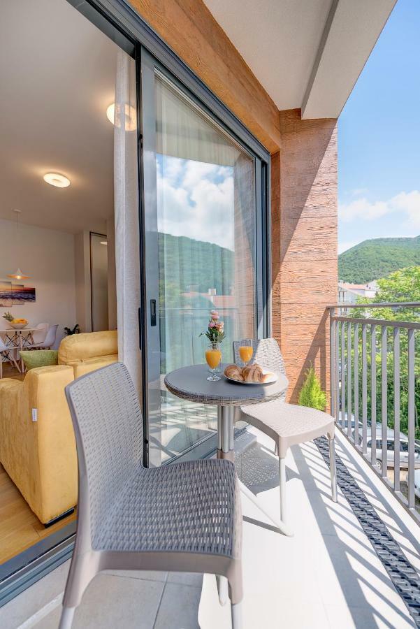 Sunray Apartment Tivat Luaran gambar