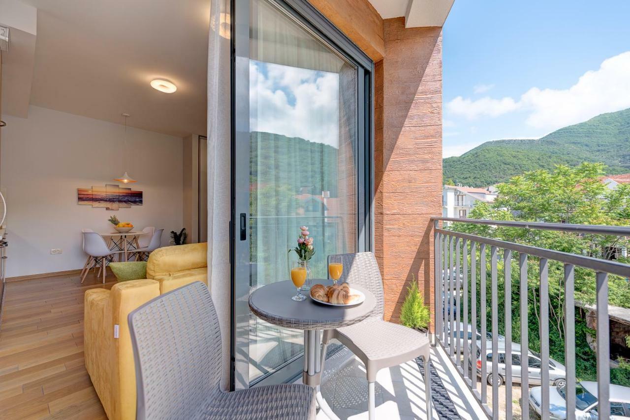 Sunray Apartment Tivat Luaran gambar