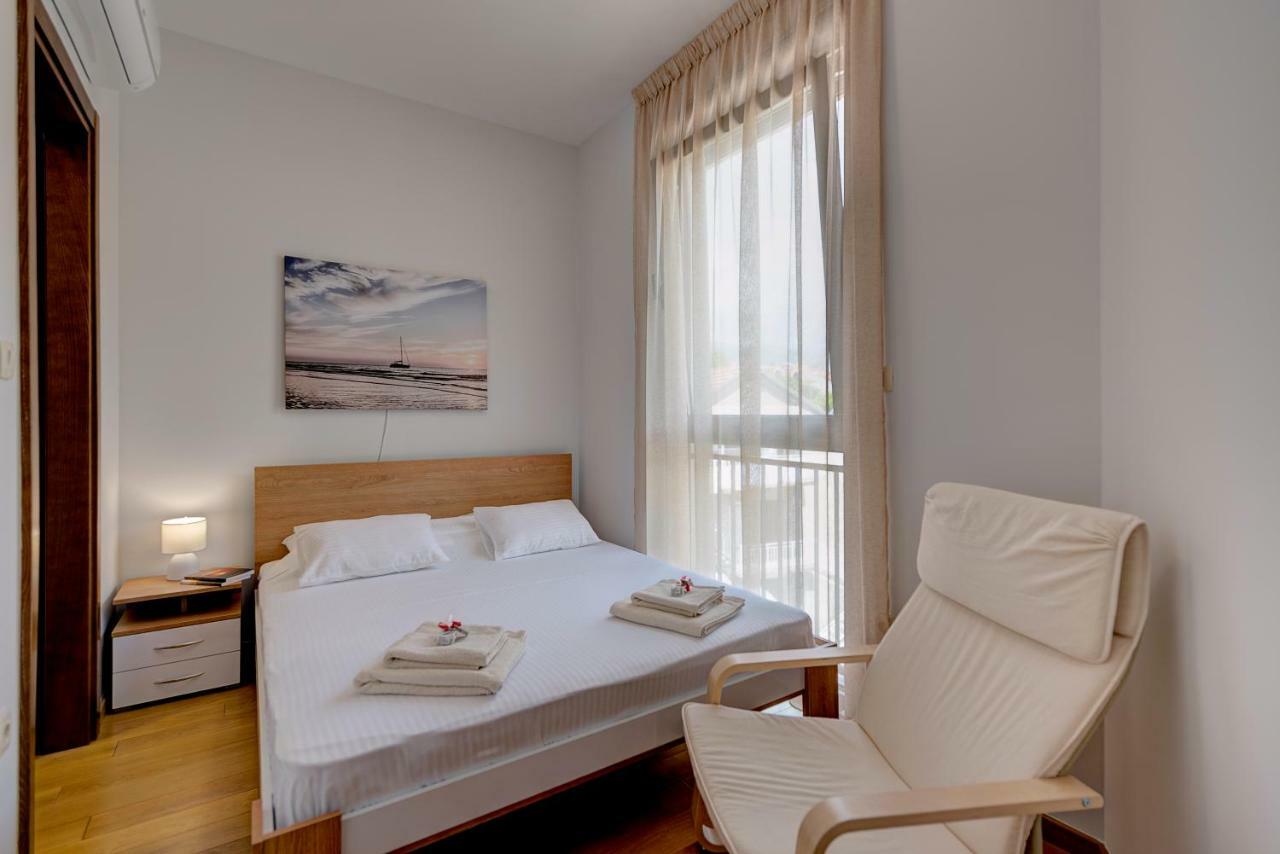 Sunray Apartment Tivat Luaran gambar