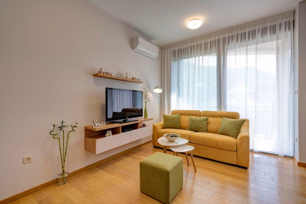 Sunray Apartment Tivat Luaran gambar